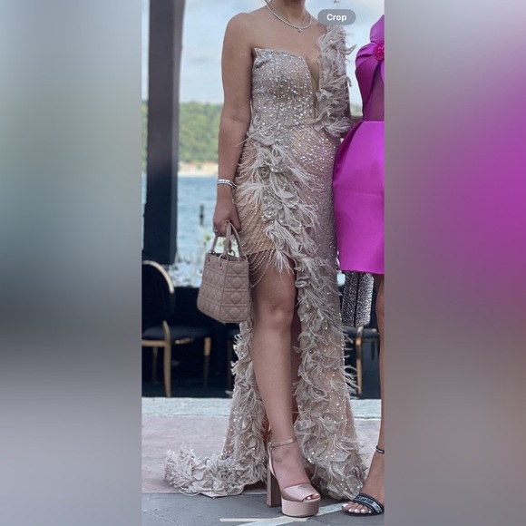 Elegant Wedding guest dress, maxi dress, costume made in Dubai.Fabric from Italy - Picture 3 of 4